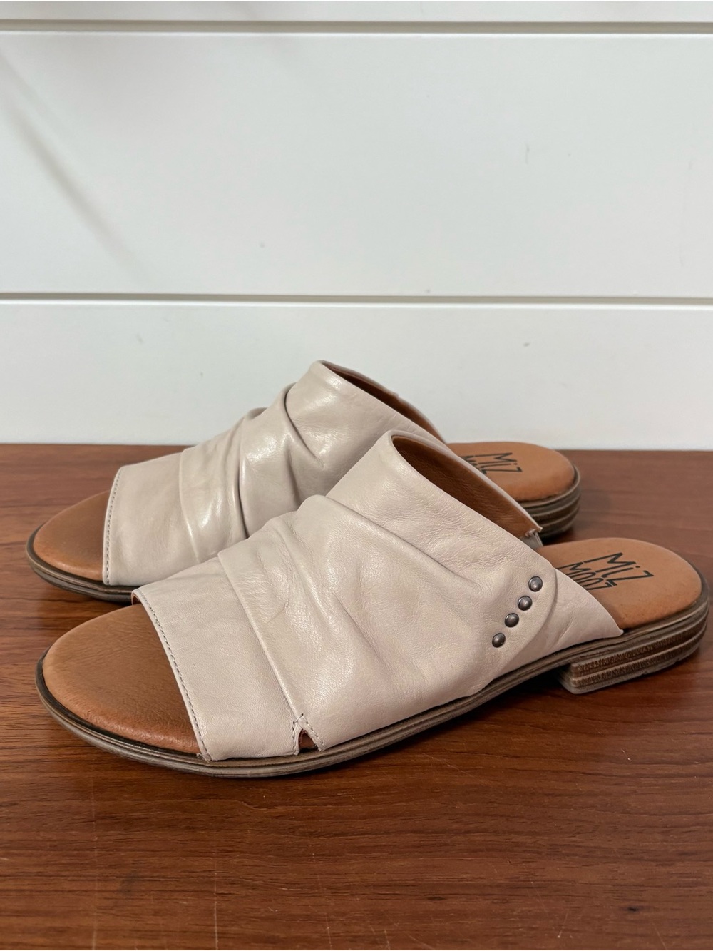 Miz Mooz Dandelion Cream Leather Ruched Slides Sandals Mules Size 37 US 6.5 7